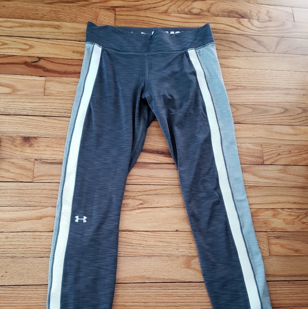 Under armour full length leggings sz medium.